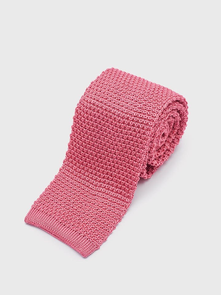 Knitted silk tie pink rolled