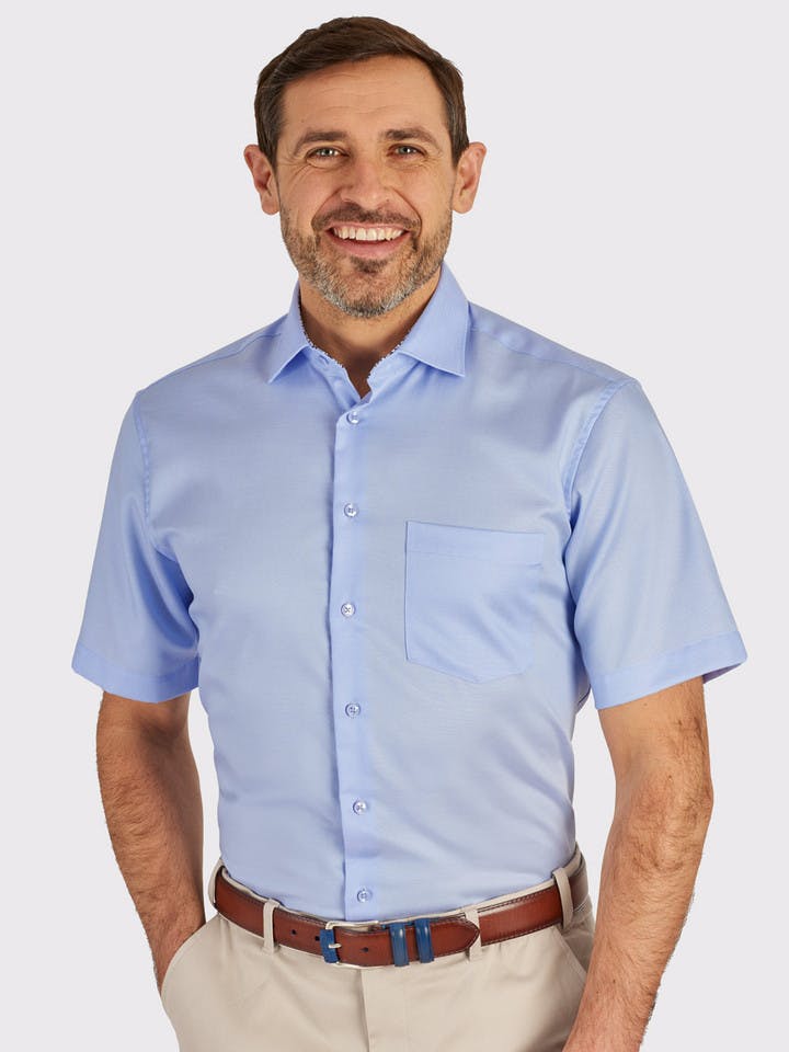 Men's White 100% Linen Short Sleeve Shirt On Model